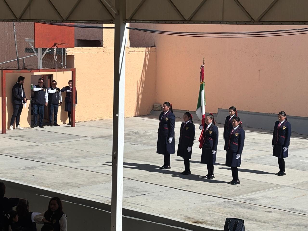 Imagen 8 del carrusel de la escuela